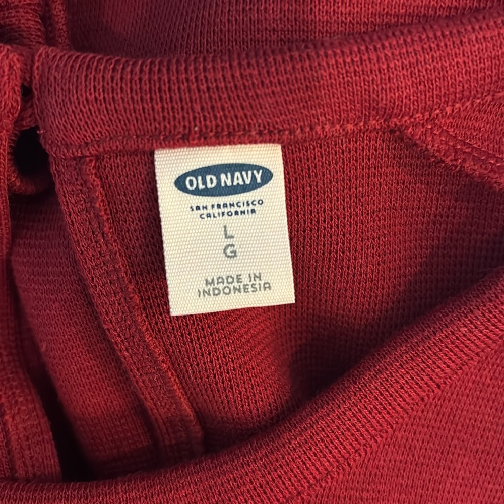 Old Navy Size L Color Red Stretchable Material Gently Worn NWOTS - Picture 3 of 4